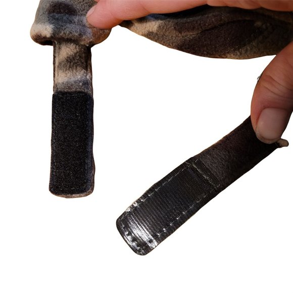 Toddler Boys Fleece Camo One Size Velcro Strap with Ear Flaps - Picture 4 of 4